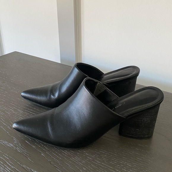 Black shoes - Picture 3 of 9